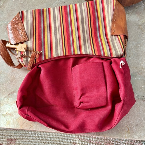 FOSSIL Multi Color Striped Shoulder Purse Baguette Bag Leather Accents and Key - Picture 11 of 11